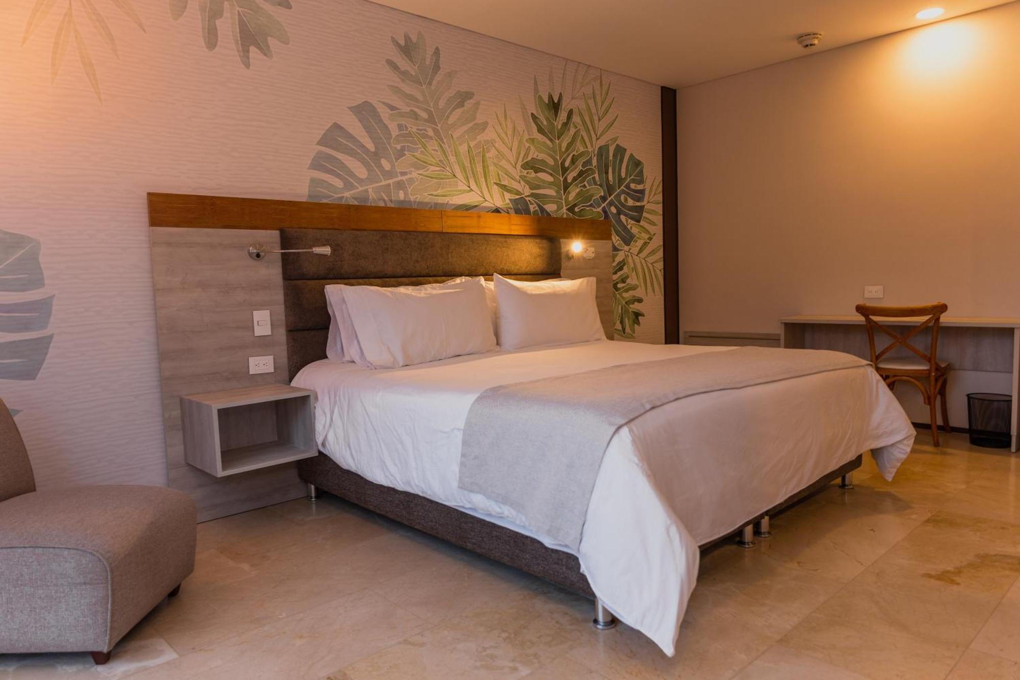 Termales El Otono Ξενοδοχείο La Enea Εξωτερικό φωτογραφία A room at the hotel